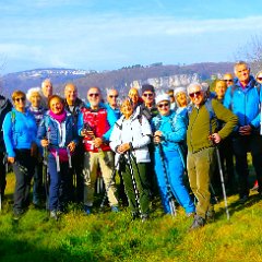 P1160796 Partecipanti 31. Prossimi all  arrivo, h. 12.35 .